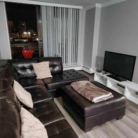 YYC Furnished 1 Bedroom In East Village By Signature Suites Ltd المظهر الخارجي الصورة